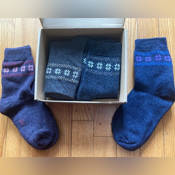 New Merino Wool Socks 4 Pairs Womens 8-10 - Picture 2 of 4